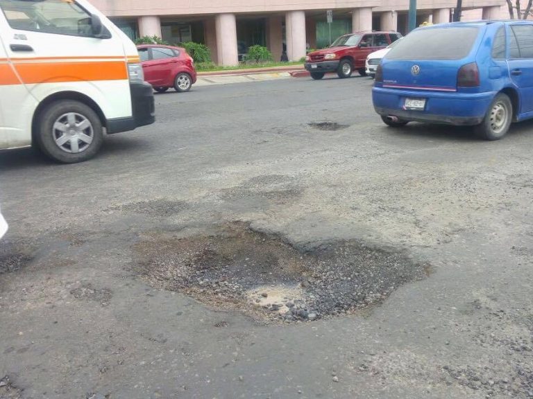 Transportistas exigen solución a baches: “todas las unidades han resultado afectadas”