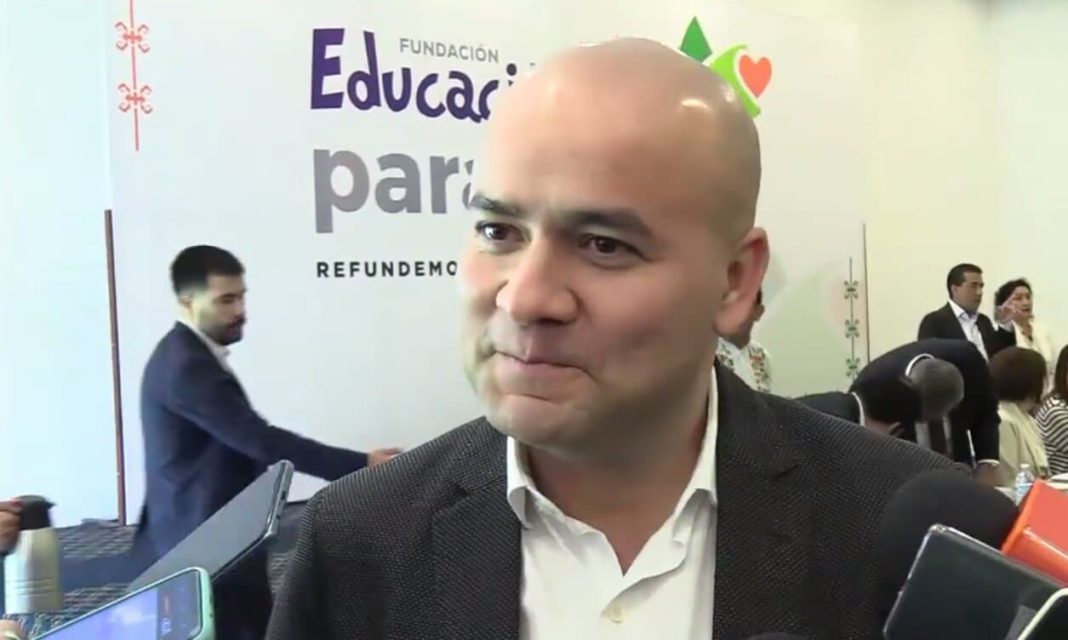 SEE HECTOR AYALA