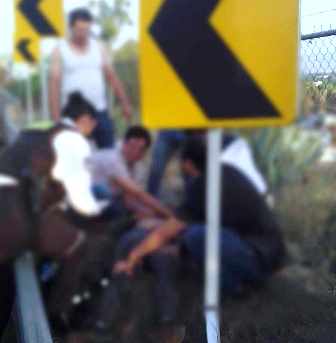 Motociclista derrapa y 2406