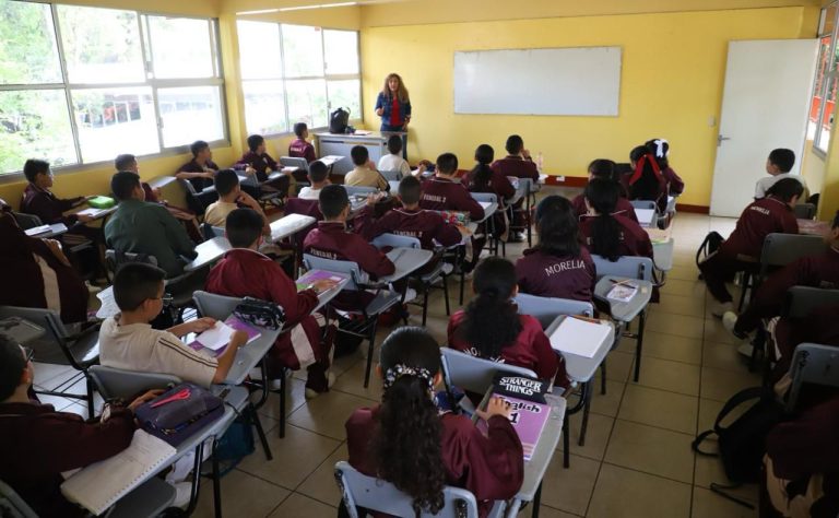 Reduce Michoacán 3.2 % rezago educativo, va por cuarto ciclo escolar completo