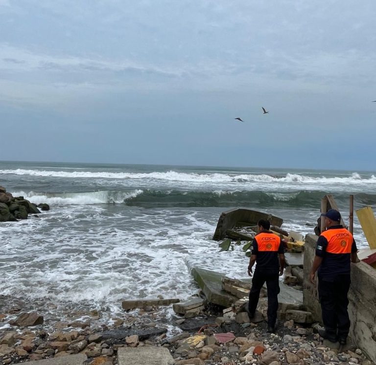 Cierran puerto de LC por tormenta Raymond