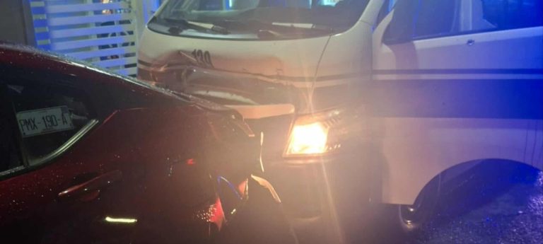 Chofer de la Ruta Gris 1 choca tras ser baleado en la colonia Manantiales