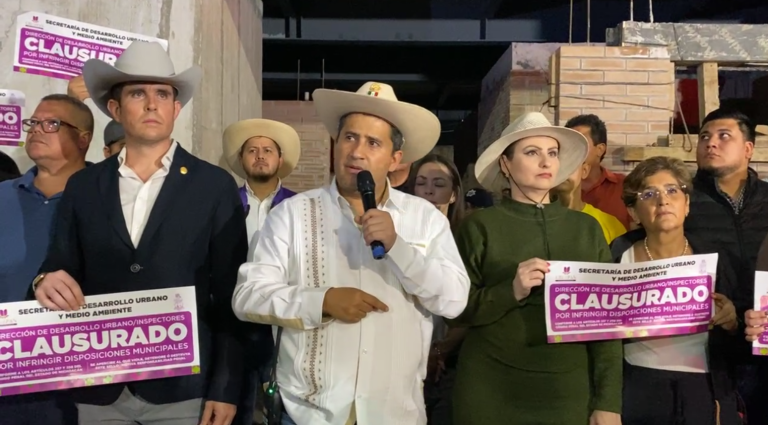 Clausura edil de Uruapan primera estación del teleférico