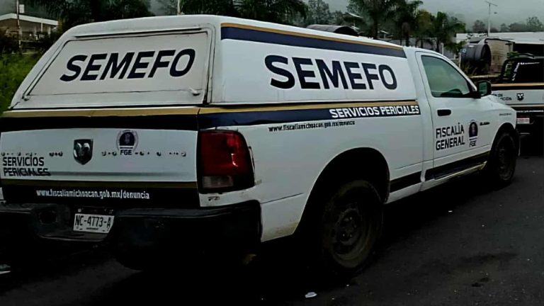 Hallan cadáver torturado a un costado de la carretera Uruapan–Lombardía