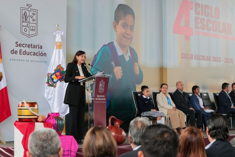 Inicia ciclo escolar 2025-2026 en educación básica: cerca de 13 mil planteles reabren sus puertas