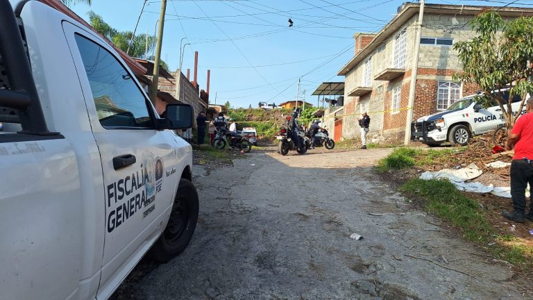 Joven muere a bordo de una ambulancia tras ser baleado en Uruapan 