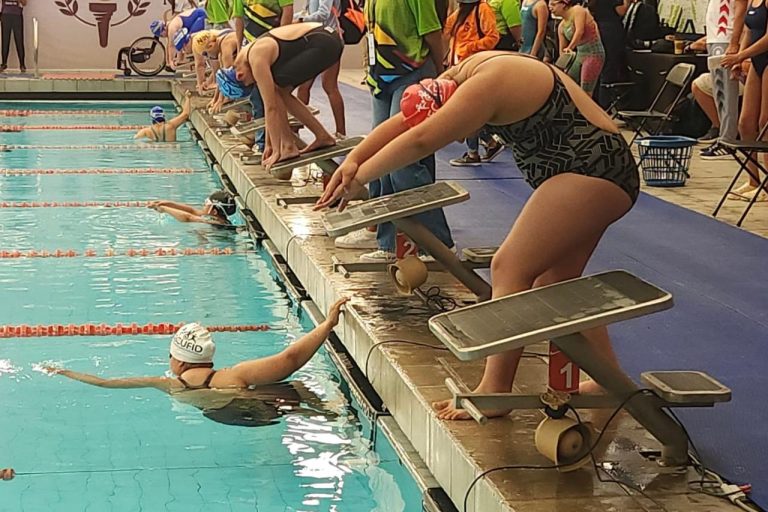 Michoacán logra récord histórico en paranatación con 52 medallas
