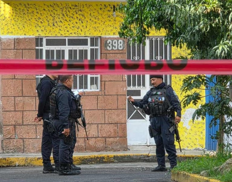 Investigan deceso de un hombre en bazar de Jardines de Catedral