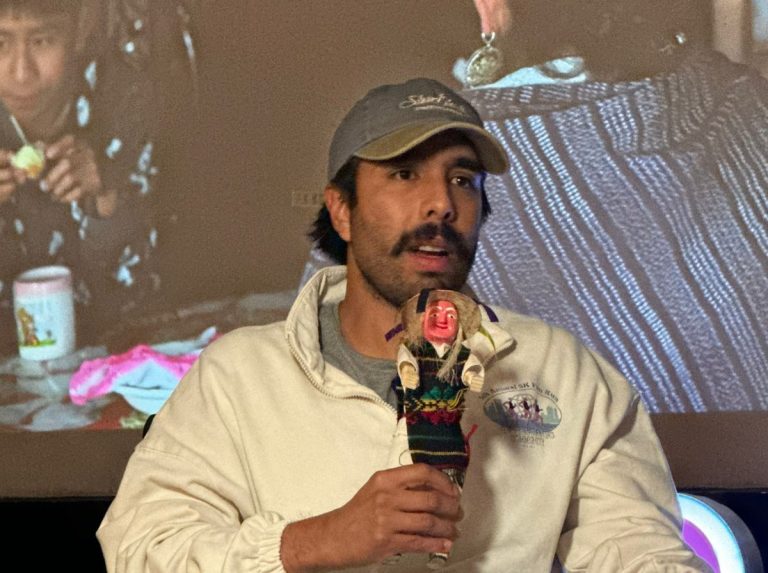 Cineasta michoacano visibiliza preservación de la lengua mazahua en el FICM