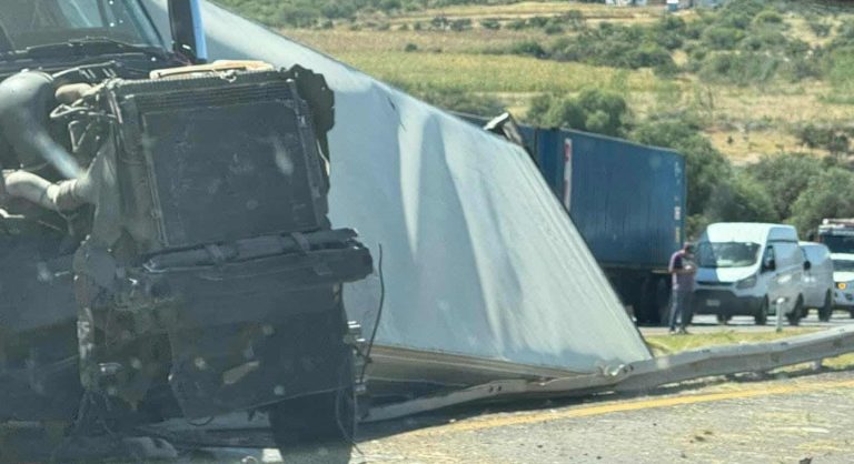 Accidente vehicular en la autopista México-Guadalajara deja siete muertos y tres heridos