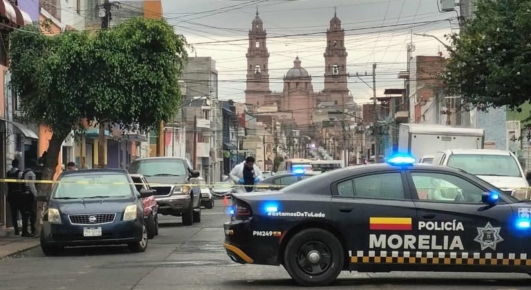 Balean a sujeto en negocio de maquinitas, en Morelia; hay un detenido