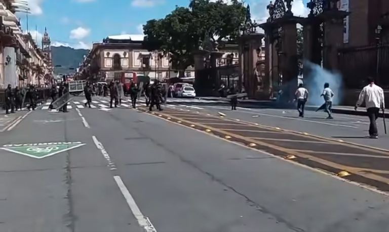 Desata FNLS caos en el Centro Histórico de Morelia
