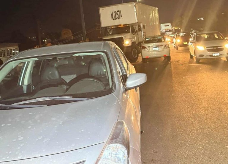 Carambola vehicular en el periférico de Morelia complica tránsito en zona norponiente