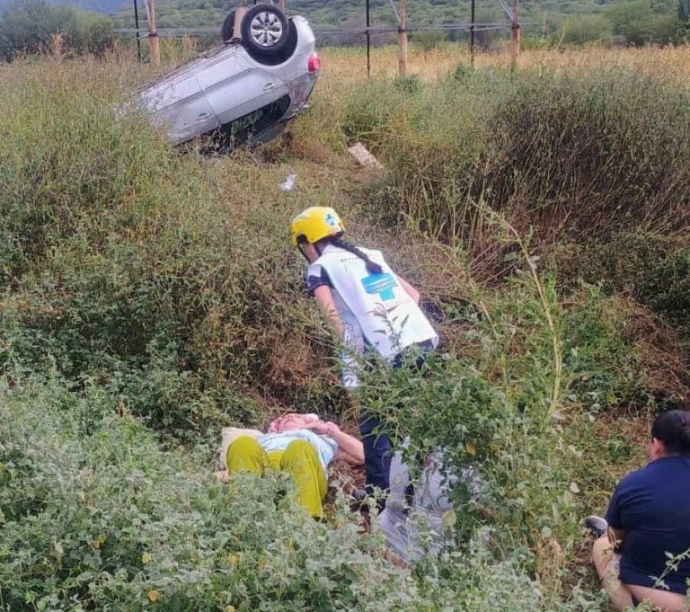 Dos accidentes en la Autopista Siglo XXI dejan varios lesionados y daños materiales