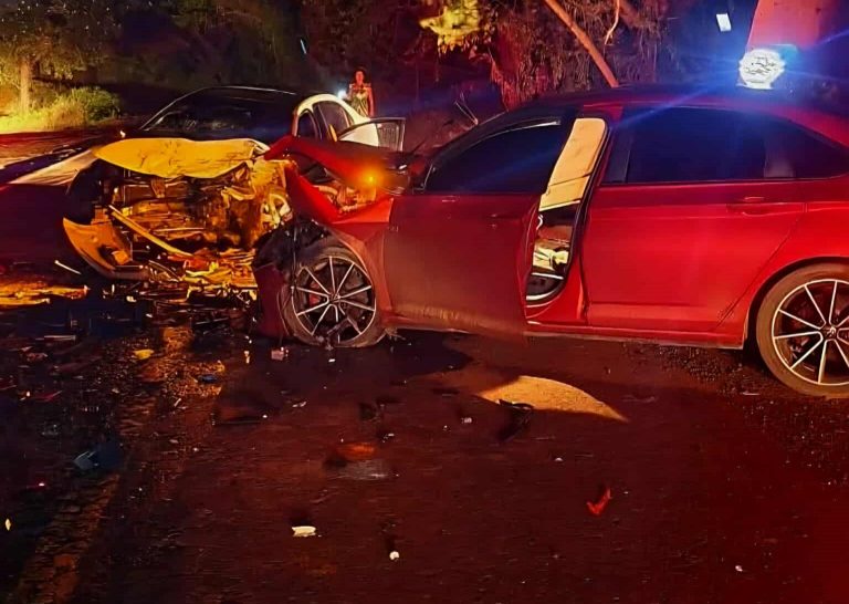 Dos lesionados tras choque frontal en Caleta de Campos
