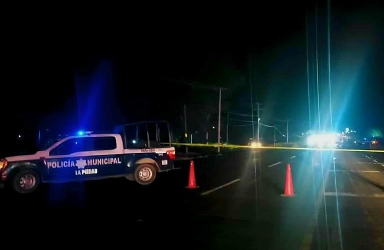 Dos personas mueren atropelladas en la carretera La Piedad-Numarán