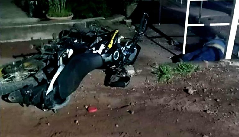 Dos pistoleros motorizados abatidos al enfrentarse con policías, en Apatzingán