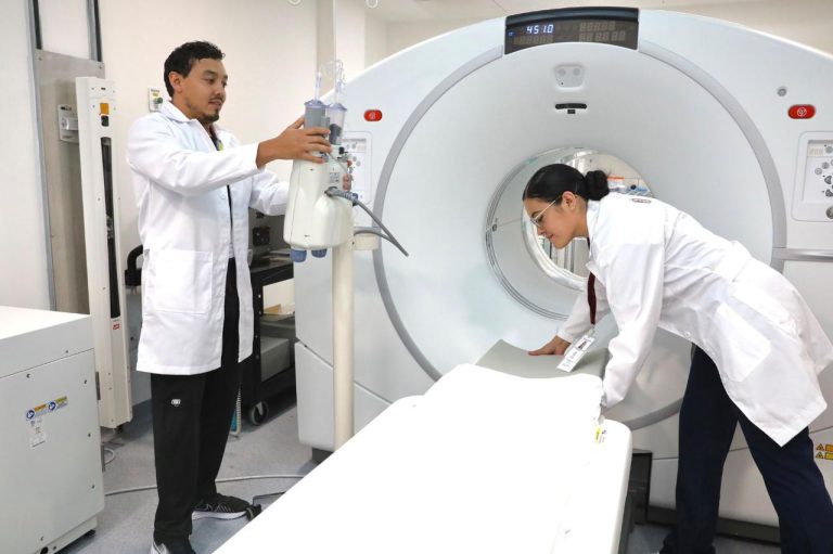 Nuevo equipo facilita detección del cáncer y optimiza el tratamiento: SSM