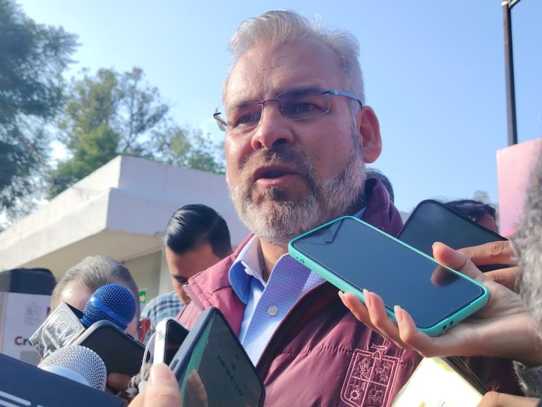 Pide gobernador serenarse ante disturbios de normalistas, reitera que no hay plazas automáticas 