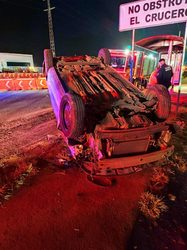 Accidente de auto y moto deja 4 heridos en el periférico de Morelia