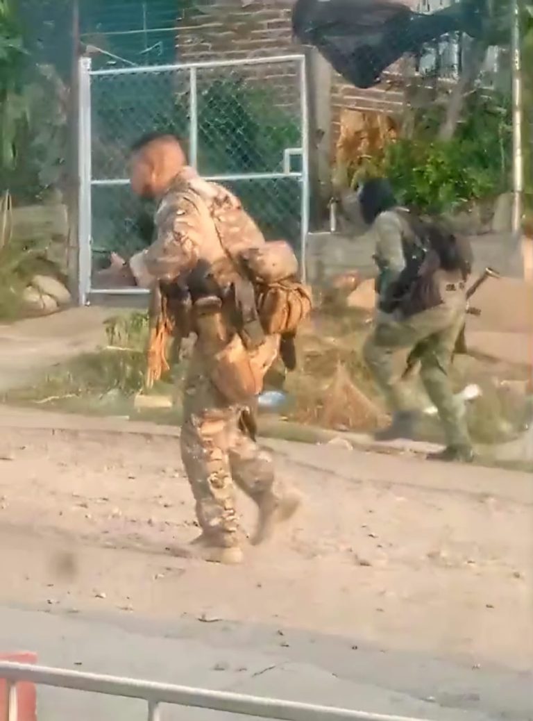 Intercambio de disparos entre grupos armados en los límites de Tepalcatepec y Jalisco