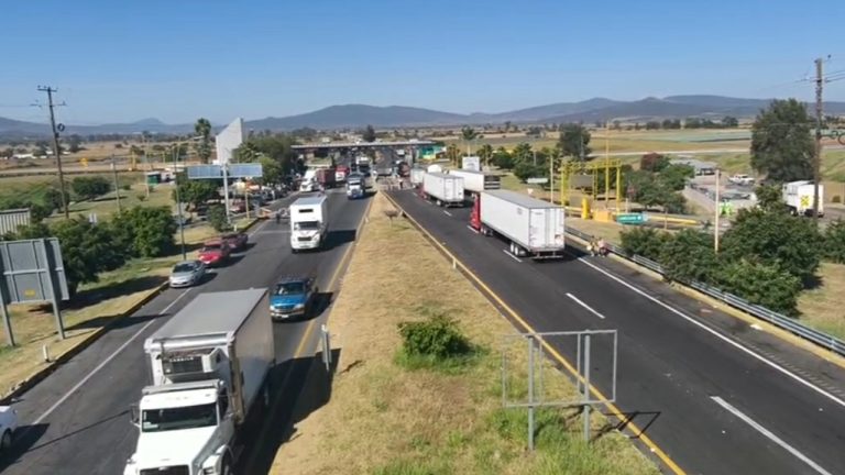 Permanece tránsito intermitente en caseta de Zinapécuaro