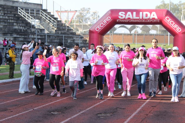 Se realizó tercera edición de la «Caminata Rosa» contra el cáncer 