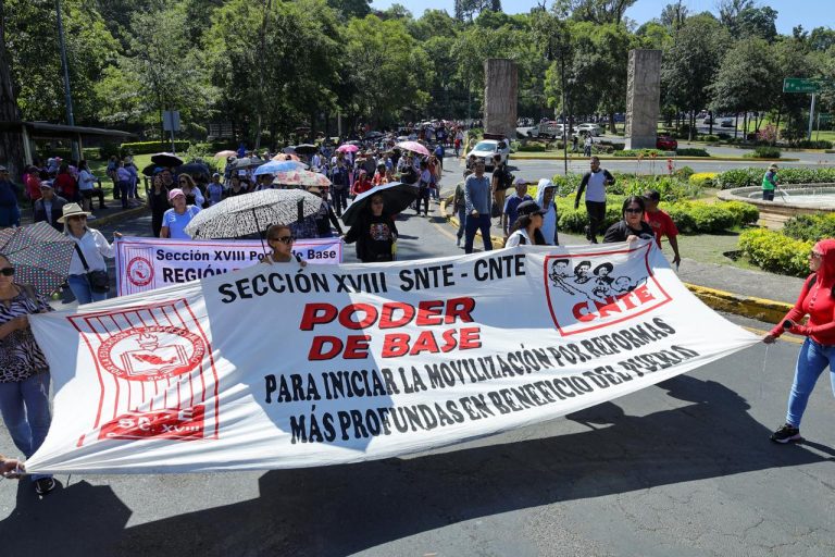 Marcha CNTE Poder de Base en exigencia de cumplimiento de acuerdos