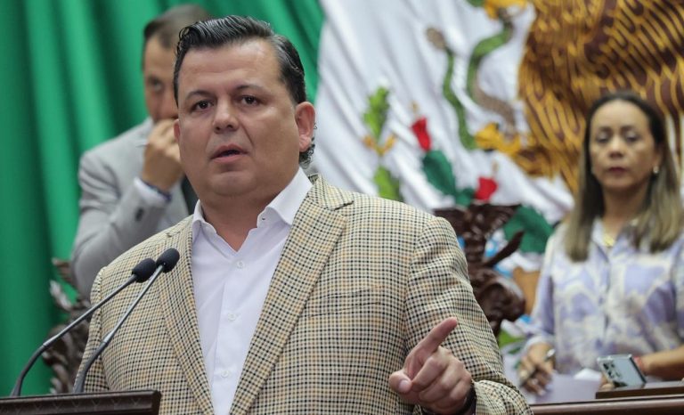 Así como piden una Palestina Libre, pidan un Apatzingán libre de doble cuota: PRI