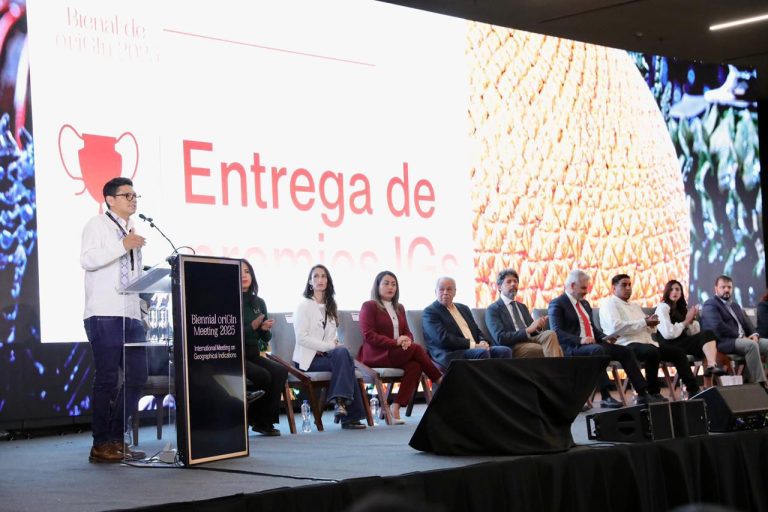 Con entrega de premios clausura gobernador Bienal oriGIn de Indicaciones Geográficas