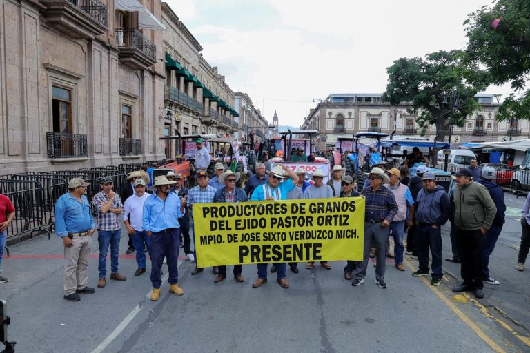 Marchan por la dignidad del campo en exigencia de precios justos para las cosechas del maíz