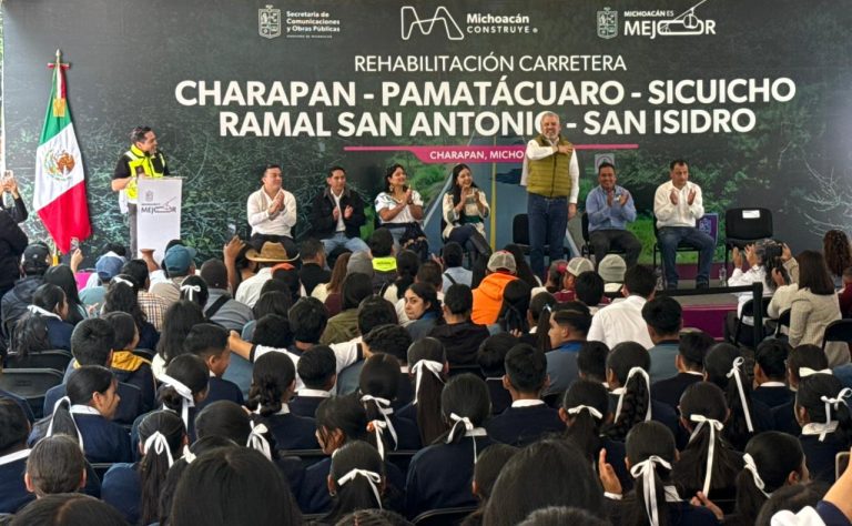 Inauguran tramo carretero que conecta Charapan y comunidades aledañas
