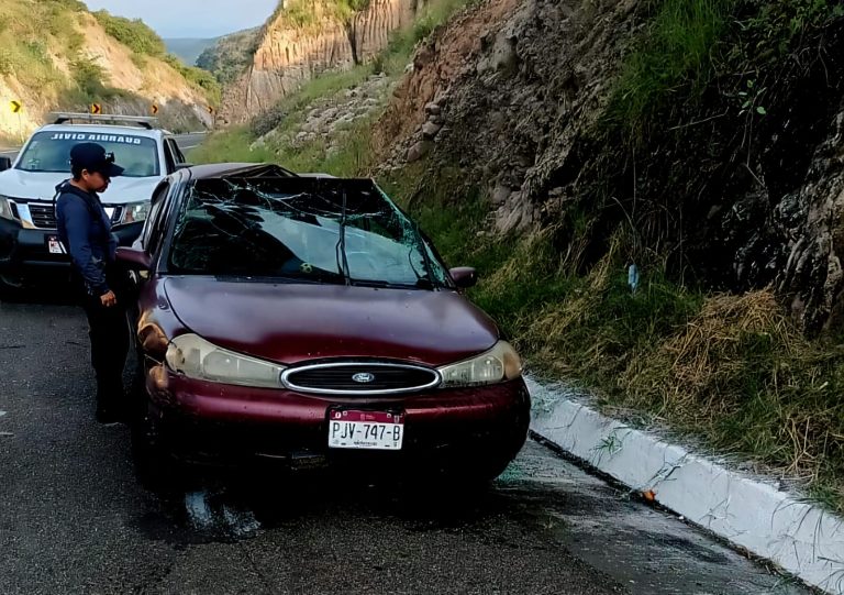 Grave automovilista al accidentarse en la autopista Pátzcuaro – Cuitzeo