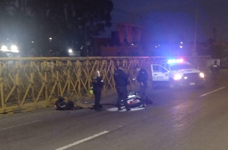 Motociclista muere arrollado por un vehículo en la entrada a Lomas de la Maestranza