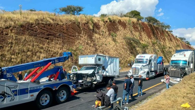 Se registra choque múltiple en autopista México-Guadalajara