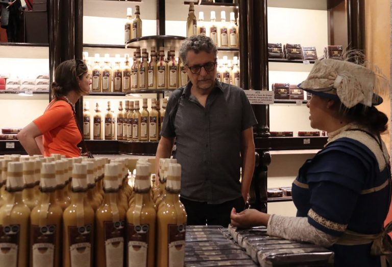 Se maravilla cineasta brasileño con la gastronomía de Michoacán