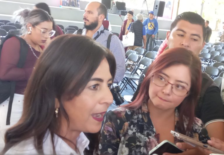 Por toma de oficinas de la SEE, cerca de 800 docentes se quedaron sin cobrar quincena, dice Gabriela Molina