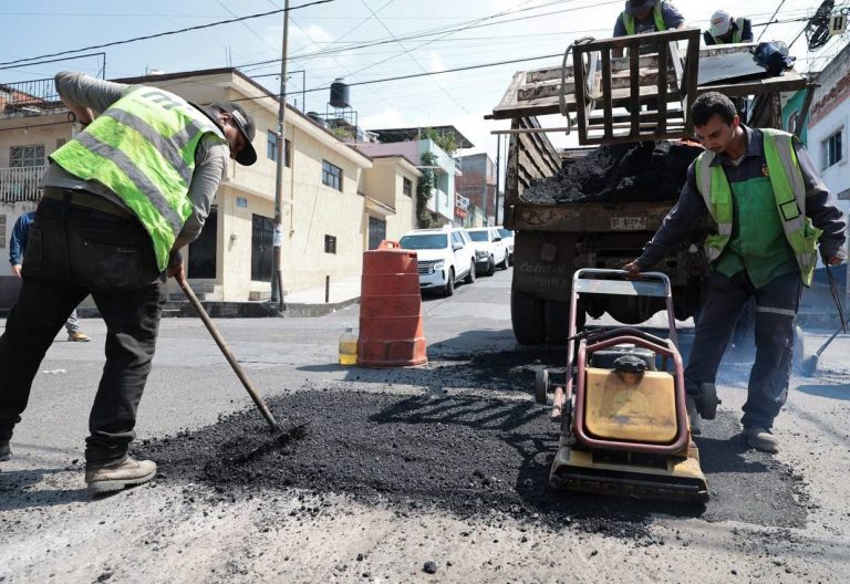 Brigadas de bacheo trabajan de forma permanente: Alfonso Martínez