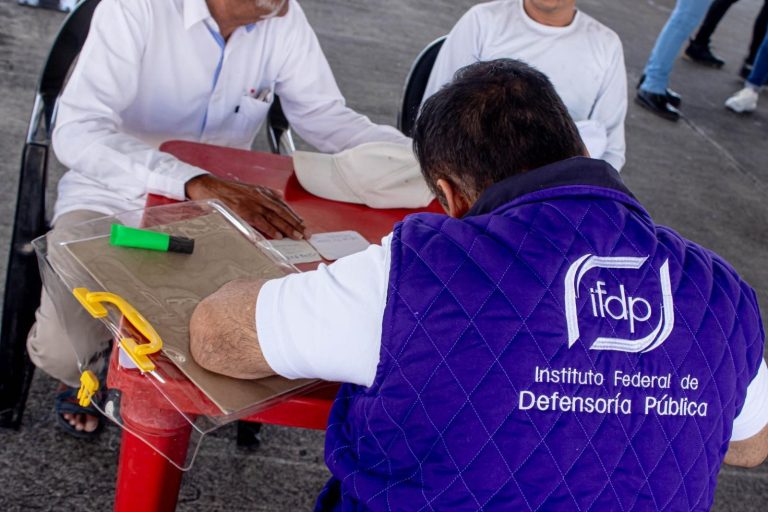 Llevan asesoría jurídica gratuita a internos en penal de Michoacán