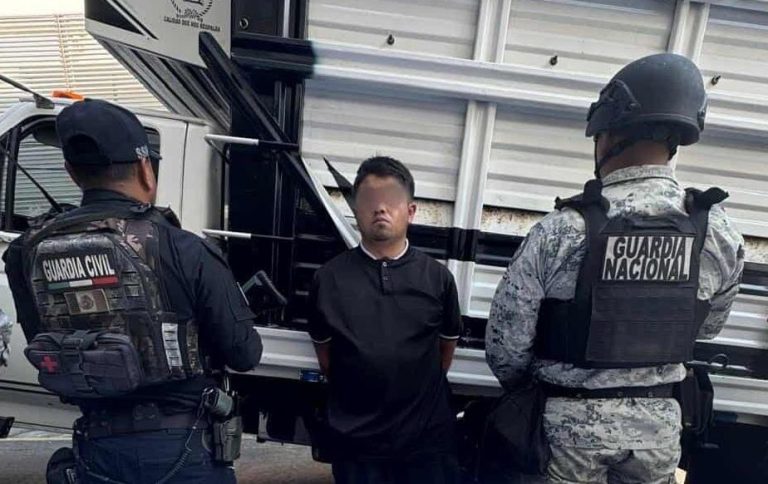 Detiene a sujeto armado y en posesión de hidrocarburo robado, en Huandacareo