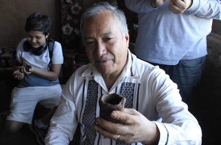 Por temporada de Noche de Ánimas, maestro alfarero compartirá su arte de crear piezas de barro