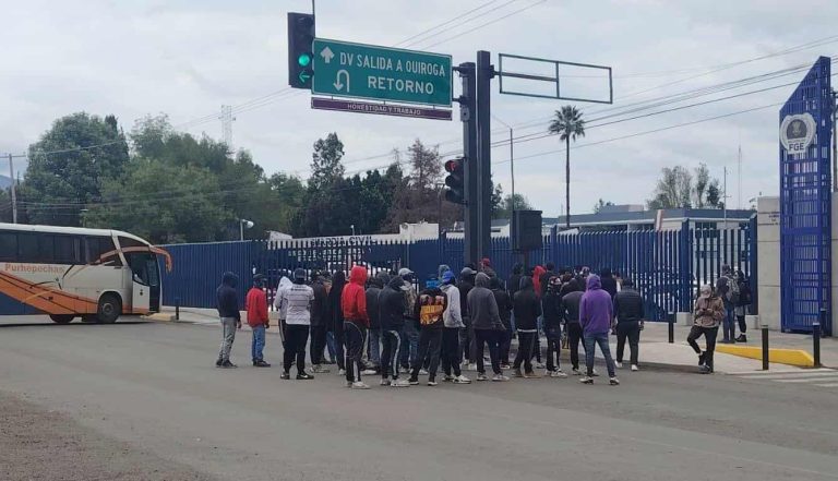Con bloqueo en el libramiento de Morelia, normalistas piden libertad de acusado de asesinato