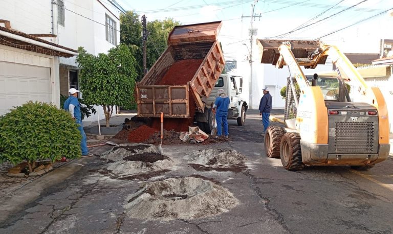 Realiza Ooapas trabajos de reparación en la red de alcantarillado en la colonia Chapultepec Sur