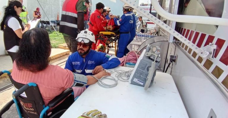 Regresan médicos y ambulancias de Michoacán tras apoyo al estado de Hidalgo