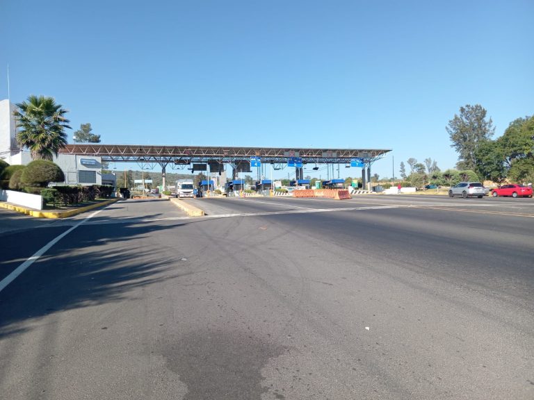 Se reporta bloqueo en Uruapan – Carapan,el resto de carreteras libres