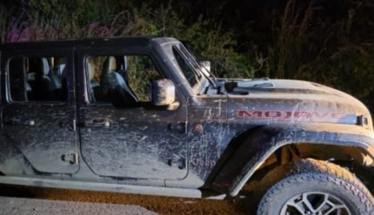 Sujetos armados agreden a hombre y luego abandonan vehículo en la región de Madero 