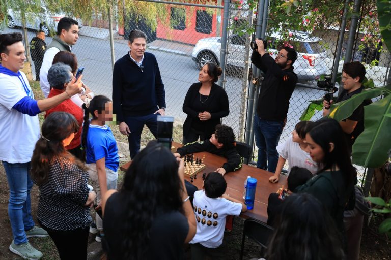 Reconoce Alcalde labor de Casita de Artes y Oficios de Santa María de Guido