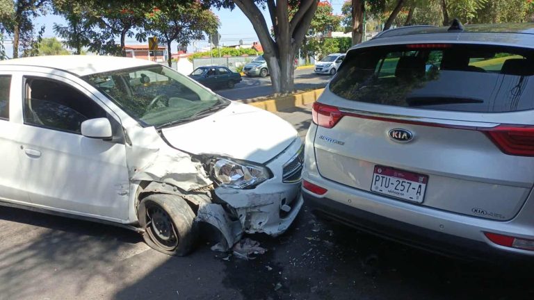 Se accidenta auto en el Libramiento Sur de Morelia