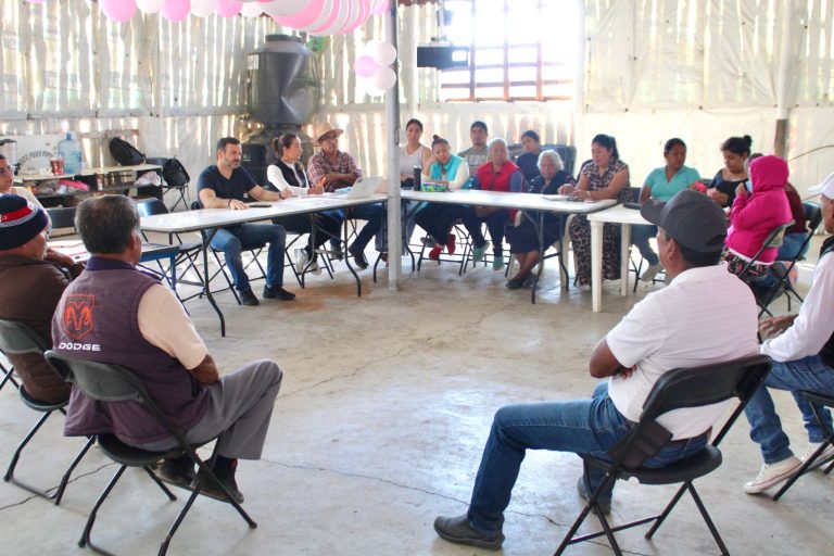Informan a vecinos de la colonia Rubén Jaramillo sobre avances en red de drenaje