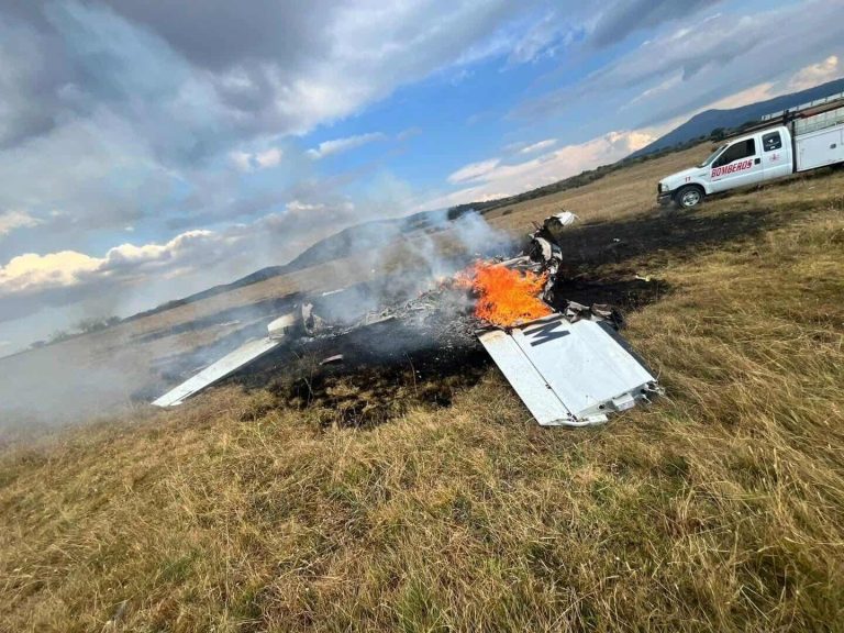 Se desploma avioneta en Purépero; hay cinco personas heridas